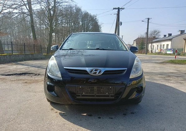 Hyundai i20 cena 14700 przebieg: 154640, rok produkcji 2012 z Gostynin małe 211